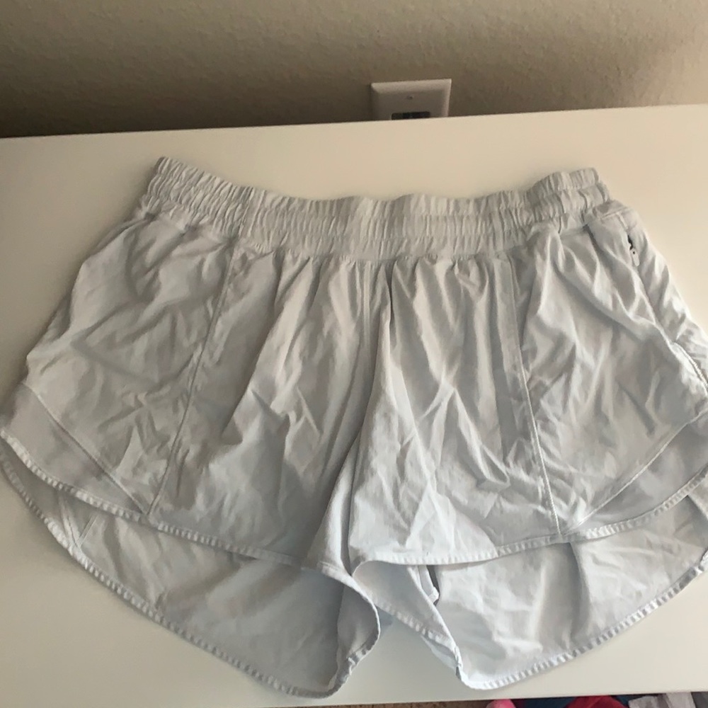 White lululemon hotty hot 4 inch shorts